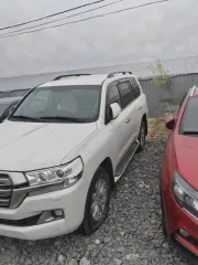 Toyota Land Cruiser 200, 2019 г.в., 249 л.с., 260000 км, полный привод, АКПП, VIN JTMCV05J904274063, гн. Х999СВ86. Автомобиль имеет сколы, вмятины, царапины, повреждения лакокрасочного покрытия и другие дефекты, КЛЮЧИ ОТСУТСТВУЮТ, ДВС не запускался, диагностика технического состояния не проводилась.