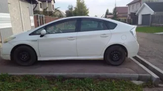 Toyota Prius 2013 года, 99 лс, 276000 км, АКПП, идентификационный номер (VIN номер): ZVW30-1694045, гос.номер А743ХР122