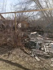 Земельный участок площадью 330 кв.м, расположенный по адресу: Самарская область, г. Сызрань, ул. Северная, д. 43, с кадастровым номером: 63:08:0101047:32.