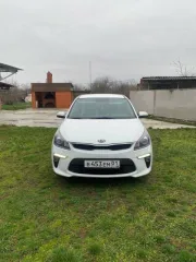 Автомобиль Kia Rio, 2017 года выпуска, VIN Z94C341BBJR022464, цвет белый, объем двигателя 1591 см³, мощность 123 л.с., тип кузова седан.