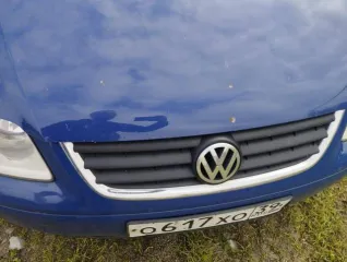 Volkswagen Touran 2006, универсал. VIN: WVGZZZ1TZ6W126067, 2006 г.в., госномер О617ХО39. Дизельный двигатель, мощность 77 кВт (105 л.с.). Цвет кузова синий.