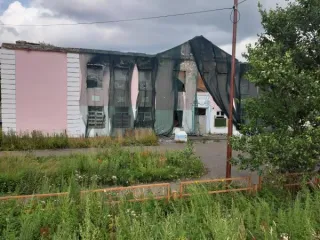 Нежилое здание 2 598,50 м² Сахалинская область нежилое здание, площадью 2 598,50 м2 (в том числе: пристройка реестровый номер 1.0000009267, помещения: 65:14:0000008:2846, 65:14:00000088:2847 и оборудование) на земельном участке с кадастровым номером 65:14:0000008:153 Адрес: Сахалинская область…