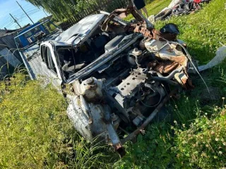 ГОДНЫЕ ОСТАТКИ  Автомобиля марки «ВАЗ-21103», светло-серебристого цвета, 2002 года выпуска. Без государственного регистрационного знака. VIN: ХТА21103020478532. Мощность: 93,9 л.с. Ключ зажигания и паспорт транспортного средства 51 ОУ 909284 в наличии. Дефекты: Полная деформация кузова ТС. ГОДНЫЕ…