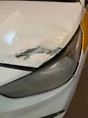 Hyundai Solaris 2017 года, VIN: Z94K241BBJR052997, госномер: Е715ОО790. Двигатель: модель G4LC, номер HD065981, мощность 73.3 кВт (99.6 л.с.), объем 1368 см³. Цвет кузова белый. СТС 9956389647 от 19.05.2023, ПТС 78ОТ248194 от 22.09.2017. Автомобиль находится в залоге у АО «Тбанк».