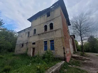 Нежилое 3-этажное здание 872,4 кв.м с земельным участком 1 955 кв.м, Брянская область. Находящееся в муниципальной собственности здание площадью 872,4 кв.м., нежилое, 3-этажное, расположенное по адресу: Брянская область, г. Брянск, ул. 2-я Аллея, д.27, кадастровый номер 32:28:0042508:29, с…