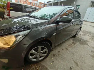 Hyundai Solaris 2015 года, 107 л.с., пробег 160176 км, автоматическая коробка передач. VIN – Z94CT41CBFR468031, госномер – Х907СК55. Учтено техническое состояние: коррозийные повреждения лакокрасочного покрытия. Требуется химчистка салона.