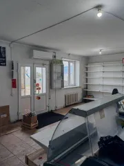 Магазин - нежилое здание с кадастровым номером 42:16:0101002:2002, расположенное по адресу: 652270, Россия, Кемеровская обл, Чебулинский р-н, пгт. Верх-Чебула, ул Молодежная, 1, А., площадь 52,7 кв.м., количество этажей 1, в том числе подземных 0, материал наружных стен: шлакобетонные. Земельный…