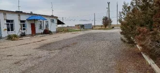 Здание насосной станции площадью 50,1 кв.м, количество этажей - 1 (в том числе подземных – 0), кадастровый номер 08:14:000000:240. Здание лаборатории ГСМ площадью 208 кв.м, количество этажей - 1 (в том числе подземных – 0), кадастровый номер 08:14:000000:239. Право аренды на земельный участок…