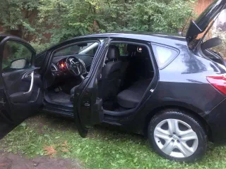 Opel Astra 2011 года, 115 л.с., 162040 км, АКПП. Легковой автомобиль, марка, модель: OPEL ASTRA, VIN: XUFPD6DD9B3026558, категория ТС – В, 2011 г.в., модель двигателя A16XER 20RJ6407, кузов: XUFPD6DD9B3026558, цвет кузова – черный, мощность двигателя, л.с. (кВт) – 115 (85), рабочий объем двигателя…
