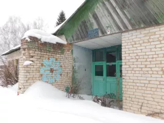 Нежилое здание (детский сад) с земельным участком по адресу: Российская Федерация, Смоленская область, Сычевский район, Никольское сельское поселение, д. Хлепень, ул. Центральная, д. 17. Здание общей площадью 274,8 кв.м., 1984 года постройки, кадастровый номер 67:19:0720101:397. Земельный участок…