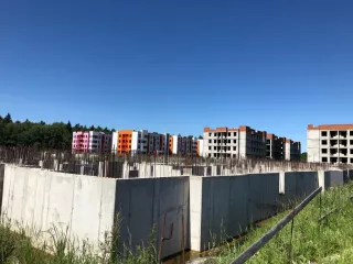 Земельные участки под застройку по адресу: Московская область, р-н Солнечногорский, д. Брёхово, категория земель: земли населённых пунктов, вид разрешенного использования: для малоэтажного жилищного строительства: 56084, №50:09:0070401:4161; 32345, №50:09:0070401:4163; 29295, №50:09:0070401:4177…