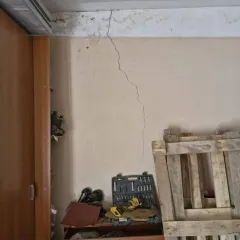 Гараж 18 м2 в Москве. Состояние удовлетворительное, находится в гаражном кооперативе. Требуется незначительный косметический ремонт. Обременения отсутствуют.