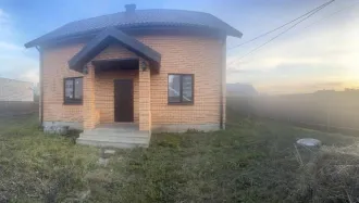 Два дома 152,4 кв.м. и участки 785 кв.м., Орловская обл., Орловский м.о., д. Образцово, ул. Новая, д. 49. Земельный участок кадастровый номер: 57:10:0030801:13613; жилой дом кадастровый номер: 57:10:0030801:19009. Имущество находится в залоге.