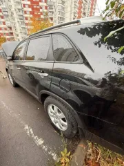 Kia Sorento 2013 черный полный привод 175 лс АКПП 320000 км Транспортное средство - легковой автомобиль, марка/модель - KIA SORENTO, год выпуска - 2013, VIN - XWEKU811DD0012187, цвет - черный, ПТС 39 НР 265958 от 25.01.2013.