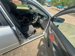 Toyota Corolla 2003 года выпуска, серый цвет. Номер кузова: NZE121-3178012, государственный регистрационный знак: М376ЕТ03. VIN отсутствует.