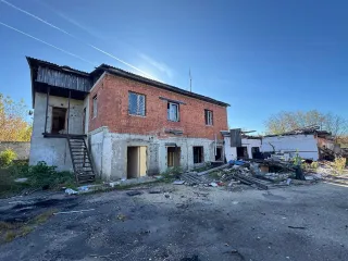 Нежилые здания площадью 7 кв.м, 85,7 кв.м и 481,6 кв.м, расположенные по адресу: Нижегородская область, г. Нижний Новгород, Приокский р-н, ул. Нижне-Валдайская, д. 32. Здание 7 кв.м, 1 этаж, кадастровый номер 52:18:0080221:6. Здание 85,7 кв.м, 2 этажа, кадастровый номер 52:18:0080221:7. Здание…