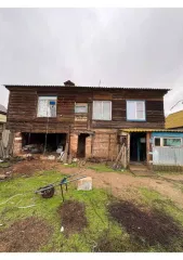 1/7 доля квартиры 37,9 кв.м и 1/7 доля земельного участка 298 кв.м в Астраханской области, кадастровый номер квартиры: 30:07:240201:4609, кадастровый номер земельного участка: 30:07:240201:262, категория земель: Земли населенных пунктов, разрешенное использование: Для ведения личного подсобного…