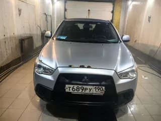 Автомобиль Mitsubishi ASX, VIN: JMBXNGA1WCZ010513, 2012 год выпуска, цвет серебристый. Собственник  Хохлачев Владимир Артурович  супруг должника. Совместно нажитое имущество в период брака.