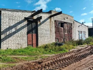 Здание механических мастерских 1190.6 кв.м Архангельская область Здание механических мастерских, расположенное по адресу: Архангельская область, Лешуконский м.о., с. Лешуконское, улица Первомайская, дом 53, кадастровый номер 29:10:041001:603, одновременно с отчуждением земельного участка с…