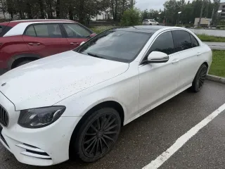 Mercedes-Benz E200 4matic, 2016. Автомобиль марки Mercedes-Benz модель E200 4matic 2016 г.в. VIN-номер WDD2130431A101039. Ознакомление с полным составом имущественных прав, его характеристиками, документами, подтверждающими права собственности, документацией по торгам, производится в рабочие дни в…