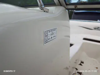 Катер Sea Ray 180BR маломерное судно катер SEA RAY 180BR, бортовой (идентификационный) номер Р70-00КЕ, строительный (заводской) номер: US-SERR6941A101