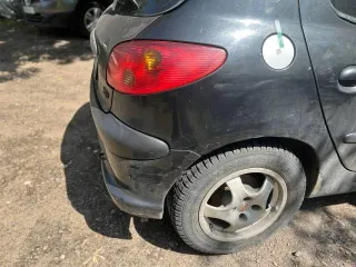 Peugeot 206 2007 года. Регистрационный знак Н858СО799. VIN: VF32AKFWR47759093. Тип: комби (хэтчбек). Цвет черный. СТС 9932134534. ПТС 77РМ109826.