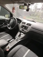 Ford Kuga, VIN WF0RXXGCDRBD27572.