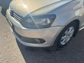 Volkswagen Polo, легковой седан, категория B, 2012 год, VIN: XW8ZZZ61ZDG016359, номер: Х 104 ХВ 190, цвет: серебристо-желтый. На транспортное средство наложено ограничение на регистрационные действия службой судебных приставов по исполнительному производству: ИП: 398071/24/50029-ИП от 02.07.2024…