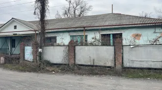 Здание нежилое, адрес: 346900, Ростовская обл., г.Новошахтинск, ул. Космическая, дом 28; кадастровый номер:61:56:0060292:102, 346900, Ростовская область, г.Новошахтинск, ул. Космическая, 28, договор купли-продажи нежилого помещения, выдан 20.01.2005; 2. Помещение нежилое, адрес: 346900, Ростовская…
