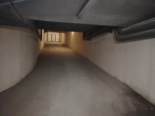 Нежилое помещение, 13,3 кв. м, г. Москва, ул. Короленко, д. 5, стр. 1, подземный этаж № -2, машино-место 48, кадастровый номер: 77:03:0003010:6044. Общая площадь: 13.3 кв. м.