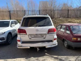 Lexus LX 570, 2013 г.в., VIN JTJHY00W404139599, цвет: белый.