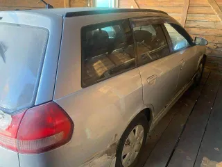 Ниссан Вингроад, 2002 год, серый. VIN отсутствует, ПТС 25ТХ147175, двигатель №300895А, мощность 105 л. с. (77 кВт), объем 1497 куб. см, максимальная масса 1455 кг, масса без нагрузки 1180 кг. Пробег уточнять при осмотре.