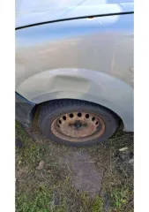 Renault Kangoo 2008 года, 75 л.с., пробег 111111 км. Легковой универсал, VIN: VF1KCEBCF40098542, госномер М418ЕТ13. Не работает таксометр, не показывает дисплей с топливом и температурой, двигатель работает с перебоями. Вмятины на задней правой двери и заднем правом крыле. Царапина на левой фаре…