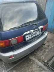 Toyota Ipsum 1997 года, 135 лс, 494000 км, АКПП. Автомобиль марки TOYOTA IPSUM, идентификационный номер (VIN) отсутствует, цвет синий, гос.номер К430КВ138, конструктор старого ввоза.