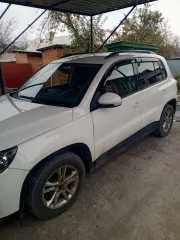 Volkswagen Tiguan, 2012, (VIN): XW8ZZZ5NZDG110965, год выпуска 2012. Ознакомление с имуществом должника, его порядок, согласуются участником торгов с ответственным лицом по номеру, указанному в документах к торгам.