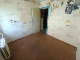 1/4 доля квартиры, г. Сокол, ул. Гражданская, д.1, кв.81, 57,9 кв.м, Вологодская обл. Квартира, площадь 57,9 кв.м., адрес (местонахождение): Россия, Вологодская обл., г. Сокол, Гражданская, дом 1, квартира 81. Кадастровый номер 35:26:0201026:428. Доля в праве 1/4