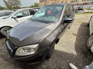 Автомобиль LADA 219010 GRANTA, 2015 г.в., VIN XTA219010F0367742, цвет золотисто-коричневый. Имущество обременено залогом.