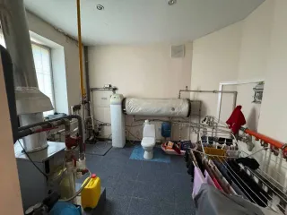 Жилое здание 334.9 кв.м, кадастровый номер 50:20:0010111:282, расположено в Московской области, Одинцовский район, дер. Мякинино, ЗАО «Береста», уч. 46. Земельный участок 1500 кв.м, кадастровый номер 50:20:0010102:6, вид разрешенного использования - для индивидуального жилищного строительства…