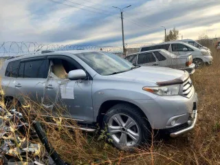 Toyota Highlander 2011 года, VIN: JTEES42A802180566