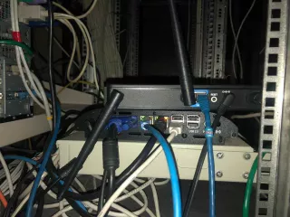 Сервер (3 поз.), 
Сервер DL180G6 (2 поз.), 
Сервер HP ProLiant ML350, 
Пплатежный терминал «Стандарт» АПП-1, 
Коммутатор J8151A, 
Маршрутизатор, 
Жесткие диски очищены от информации, 
г. Пермь