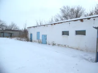 Нежилое здание - овощехранилище, площадью 916 кв. м., кадастровый номер: 74:08:4701016:730, адрес: Челябинская область, г. Карталы, пер. Нефтебазовый, д. 17. Ознакомление с имуществом осуществляется по заявке по тел. 89048159915 или эл. адресу: chesaserg@mail.ru.