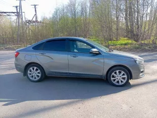 Автомобиль легковой, LADA VESTA, 2020 г. в., цвет: серый, VIN: XTAGFL110MY505704. Автомобиль на ходу, в передней и задней части имеются повреждения (бампер передний-задний, капот, багажная дверь).