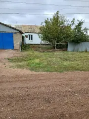 Помещение общей площадью 36,5 кв.м, кадастровый номер 56:30:0301001:822, назначение: жилое, количество этажей - 1, в том числе подземных 0, адрес объекта: Оренбургская область, р-н Сорочинский, п. Войковский, ул Строительная, д 2, кв 2. Состояние помещения неудовлетворительное, требует капитального…