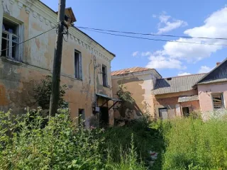 Нежилое здание, общей площадью 481 кв.м., кадастровый номер 76:21:010101:100, назначение - нежилое, наименование «Ансамбль гостиницы Ильичева», количество этажей - 3, в том числе подземных 1, расположенное по адресу: Ярославская область, г. Тутаев, ул. Петра Шитова, 22. В соответствии с…