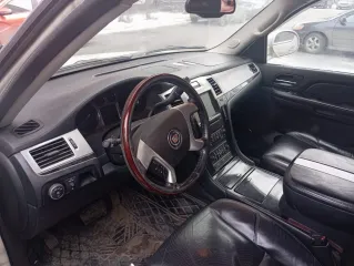 Cadillac Escalade 2008 года выпуска, VIN: XWFFK638180000480.