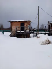 Производственный комплекс, включая недвижимое и движимое имущество: линия сортировки бревен на 7 карманов 2000 года выпуска; окорочный станок с подающим транспортером Cambio 66 1994 года выпуска. Рельсы одиночного пути протяженностью 335 м, кадастровый номер 11:09:0401001:258. Заточный станок для…