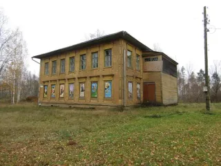 Школа с земельным участком в селе Погорелка Рыбинского МО, 1872 года постройки, общей площадью 505,3 кв.м. с земельным участком общей площадью 2494 кв.м., расположенные по адресу: Российская Федерация, Ярославская область, Рыбинский муниципальный район, Глебовское сельское поселение, с. Погорелка…