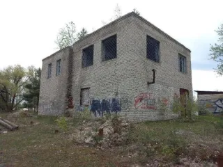 Яхт-клуб 222.8 кв.м, земля 2507 кв.м, Владимирская обл. Нежилое здание яхт-клуба с земельным участком. Назначение – нежилое, общая площадь здания 222,8 кв.м, земельный участок общей площадью 2507,00 кв.м. Адрес: Владимирская область, город Гусь-Хрустальный, парк 50 лет Советской Власти, дом 4…