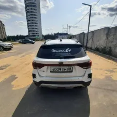 Kia Rio 2021 года выпуска, цвет белый, VIN Z94C351BBMR157271, мощность 113 л.с., пробег 500 000 км, автоматическая коробка передач.