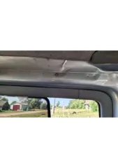 Renault Kangoo 2008 года, 75 л.с., пробег 111111 км. Легковой универсал, VIN: VF1KCEBCF40098542, госномер М418ЕТ13. Не работает таксометр, не показывает дисплей с топливом и температурой, двигатель работает с перебоями. Вмятины на задней правой двери и заднем правом крыле. Царапина на левой фаре…